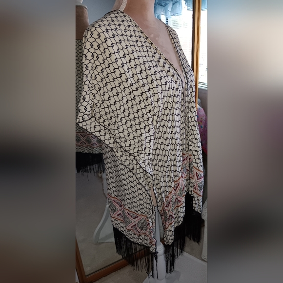 Anthropolgie Roffe Accessories~Bonita Neutral Fringe Oversized Kimono/Cover Up - Picture 3 of 15